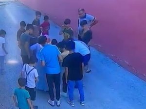 Boğazına Madeni Para Kaçan Öğrencinin İmdadına Okul Müdürü Yetişti