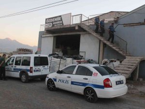 Aynı Evde Kalan İşçiler Birbirini Bıçakladı: 1 Ölü, 1 Yaralı