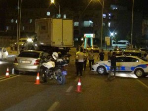 Şanlıurfa’da Kamyonet İle Otomobil Çarpıştı: 5 Yaralı
