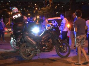 Avcılar’da Fabrika Yangınının Çıktığı Caddede Trafik Akışını Sağlayan Bekçiye Araba Çarptı