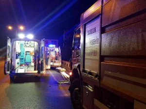 Hafif Ticari Araç Takla Attı: 2 Ölü, 3 Yaralı