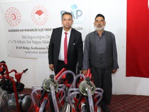 Elazığ’da 52 Üreticiye Süt Sağım Makinası Dağıtıldı