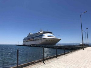 Rusya’dan Gelen Kruvaziyer Gemi Sinop’ta