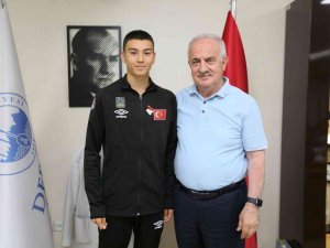 Başkan Zeki Aygün, Avrupa Ve Türkiye 3.’sü Ege Önder’i Makamında Ağırladı