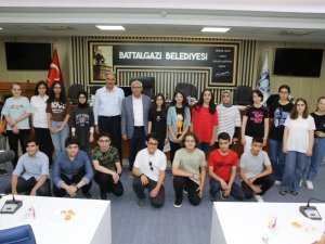 Güder’den Lgs’de Dereceye Girenlere Ödül