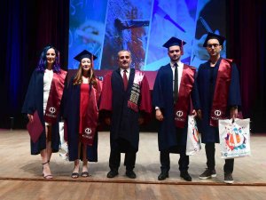 Eğitim Bilimleri Enstitüsü Geleceğin Akademisyen Ve Araştırmacılarını Yetiştiriyor