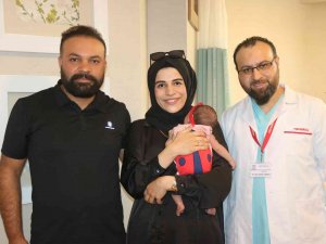 Aile Ziyaretine Gelen Çift, Gebelik Kontrolünde Bebeklerinde 40 Bin Doğumda Bir Görülen Hastalığı Öğrendi