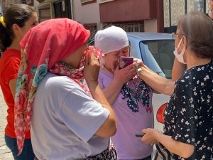 Öldü Sandılar, Yürüyerek Geldi