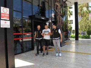 Hırsızlık Suçundan 24 Yılla Aranan Firari Yakalandı