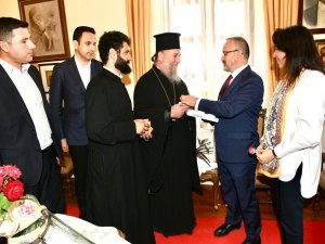 Ak Parti’li Turan: “Rum Vatandaşlarımızın Haklarına Saygı Duyuyoruz, Aynı Saygıyı Yunan Makamlarından Bekliyoruz”