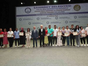 Evlilik Okulunda Nihat Hatipoğlu Çiftlere Evliliğin Önemi İle İlgili Bilgiler Verdi