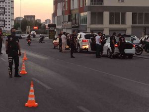 Şüpheli Araçtan Çalıntı Elektrik Kablosu Ve Uyuşturucu Madde Çıktı
