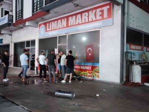 Çıkan Yangında Marketi Küle Dönmekten Böyle Kurtardılar