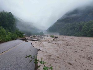 Sel Sonrası Yaralar Sarılıyor