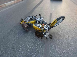Ağaca Çarpan Motosiklet Sürücüsü Hayatını Kaybetti
