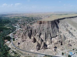 Kapadokya’nın Girş Kapısındaki Selime Katedrali’ne Ziyaretçi İlgisi Arttı