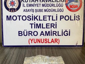 Motosikletteki Şahısların Üzerinden Uyuşturucu Çıktı
