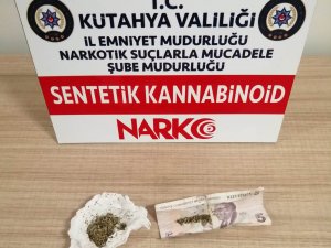 Kütahya’da Bekçiler Bir Kişinin Üzerinde Uyuşturucu Ele Geçirdi