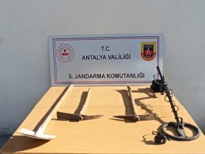 Kaçak Kazı Yapan Şahıslar Malzemelerle Birlikte Yakalandı