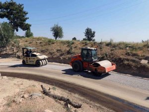 Kırsal Mahallelerde Yol Çalışması