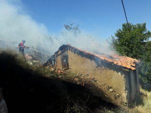 Sungurlu’da Boş Evde Yangın Çıktı
