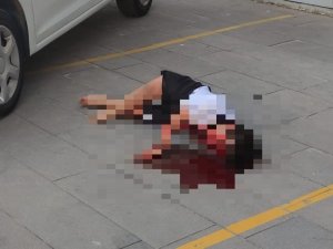 3. Kattan Düşen Çocuk Kanlar İçerisinde Hastaneye Kaldırıldı