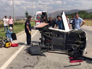 Erzurum’da Otomobil Takla Attı
