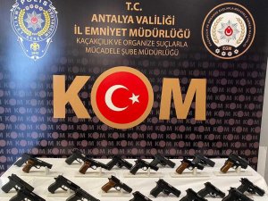 Antalya’da Yasa Dışı Silah Ticareti Operasyonunda 3 Tutuklama