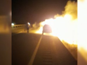 Erzincan’da Seyir Halindeki Otomobil Yandı