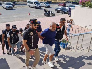 Film Gibi Uyuşturucu Operasyonunda 4 Tutuklama
