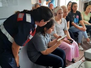 Kadınların Telefonlarına Kades Yüklendi