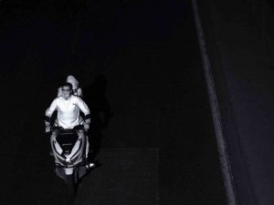 İ̇stanbul’da Genç Kıza Kapkaç: Kapkaççıları Motordaki Etiket Yakalattı