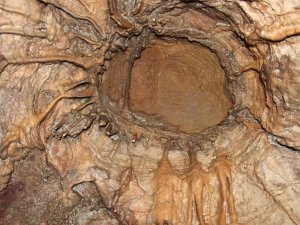 Bu Mağaraya Gelen Donuyor