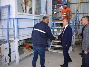Vali Öner, İ̇l Özel İ̇daresi Asfalt Plent Tesisi İle Ardahan Tekstil Atölyesi İnşaatında İncelemelerde Bulundu