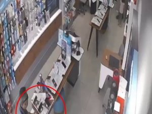 Robot Süpürgeyi Kendi Mallarıymış Gibi Alıp Gittiler