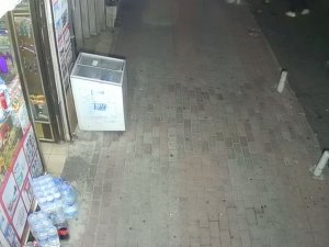Kağıthane’de ‘Laf Atma’ Kavgası: Kemerler, Bıçaklar Havada Uçuştu