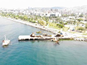 Maltepe Sahili’nde Batan Geminin Parçaları Karaya Çıkartıldı