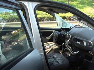 Bursa’da Akıl Almaz Olayda, Köprüden Atlayan Kişi Otomobilin Üzerine Düştü: 3 Yaralı