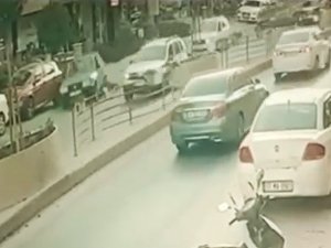 Yalova’da Makas Atan Otomobil Kaza Yaptı