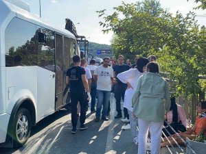 Sarıyer’de İçi Yolcu Dolu Minibüsle Cip Çarpıştı: 10 Yaralı
