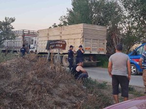 İ̇zmir’de İki Kamyonun Arasında Sıkışan Şahıs Hayatını Kaybetti