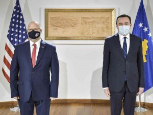 Kosova Hükümeti, Kimlik Belgesi Kararının Uygulanmasını Erteledi