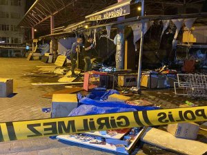 Bakırköy’de Kitapçı Dükkanı Alev Alev Yandı