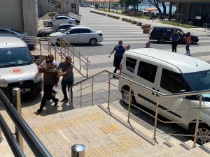 Genç Kadın İş Çıkışı Arkadaşını Beklerken Dehşeti Yaşadı