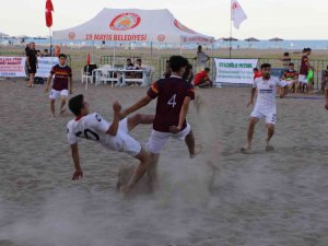 19 Mayıs’ta Plaj Futbolu