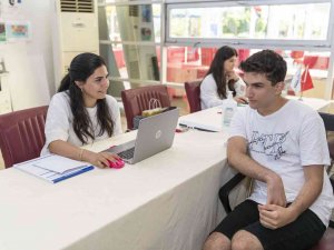 Engelli Öğrenci, Engelleri Büyükşehir Belediyesinin Desteği İle Aştı