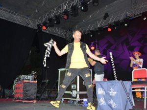 Çocuklar Şenlikte Eğlenceye Doydular