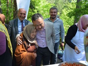 Ak Parti Teşkilatı Vatandaşlarla Buluşmaya Devam Ediyor