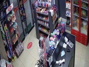 Benzin İstasyonunun Marketinden Para Çalıp Kayıplara Karıştı