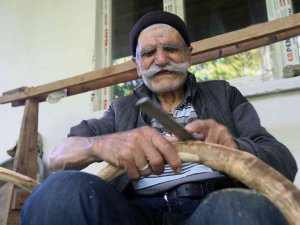 Görmeyen Gözleriyle Binlerce Fidan Yetiştirdi